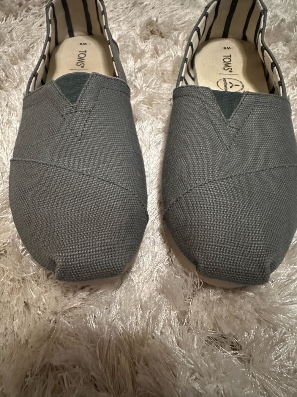 Toms Women’s Slip-On Canvas Loafers in Charcoal Sage Green Size 9W